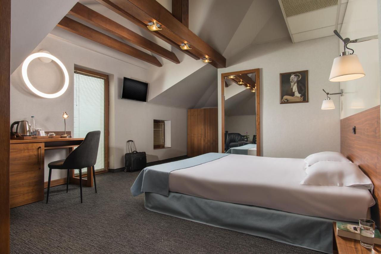 Uniqato Hotel Стара-Загора Экстерьер фото