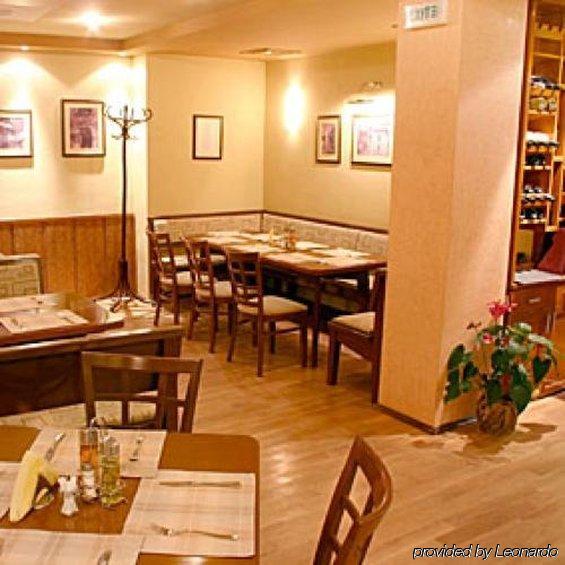 Uniqato Hotel Стара-Загора Экстерьер фото