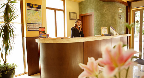 Uniqato Hotel Стара-Загора Экстерьер фото