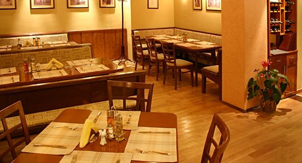 Uniqato Hotel Стара-Загора Экстерьер фото