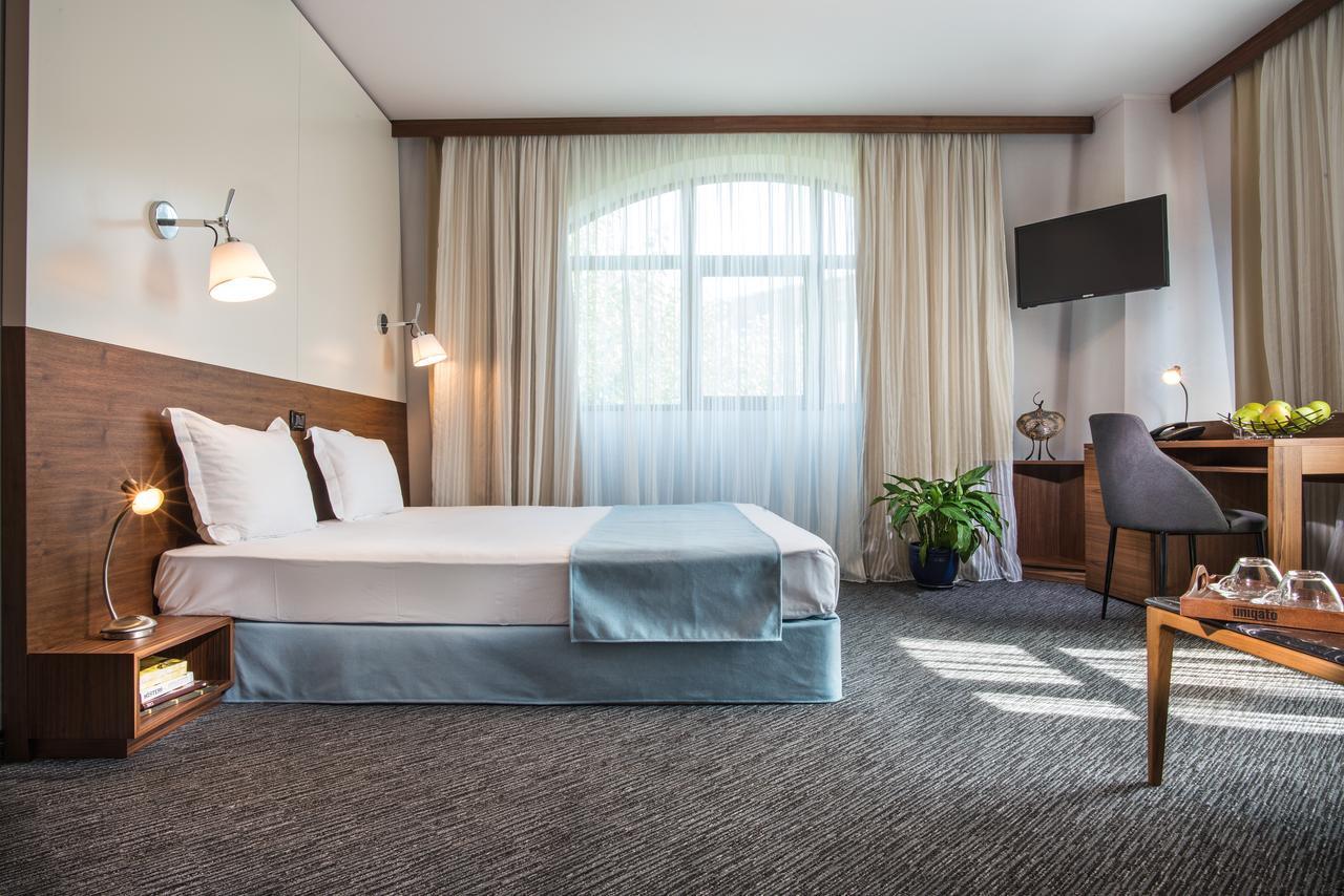 Uniqato Hotel Стара-Загора Экстерьер фото