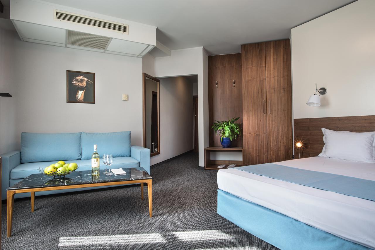 Uniqato Hotel Стара-Загора Экстерьер фото