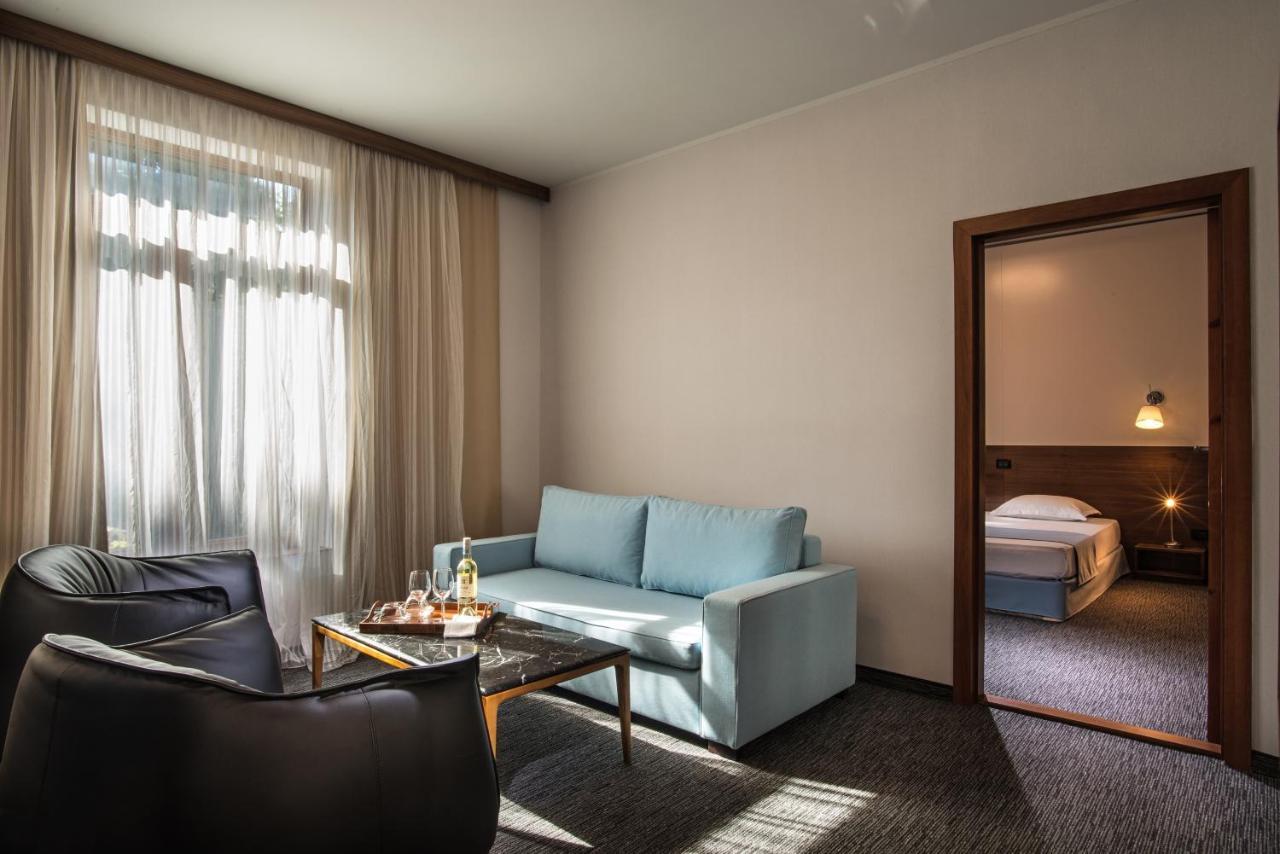 Uniqato Hotel Стара-Загора Экстерьер фото